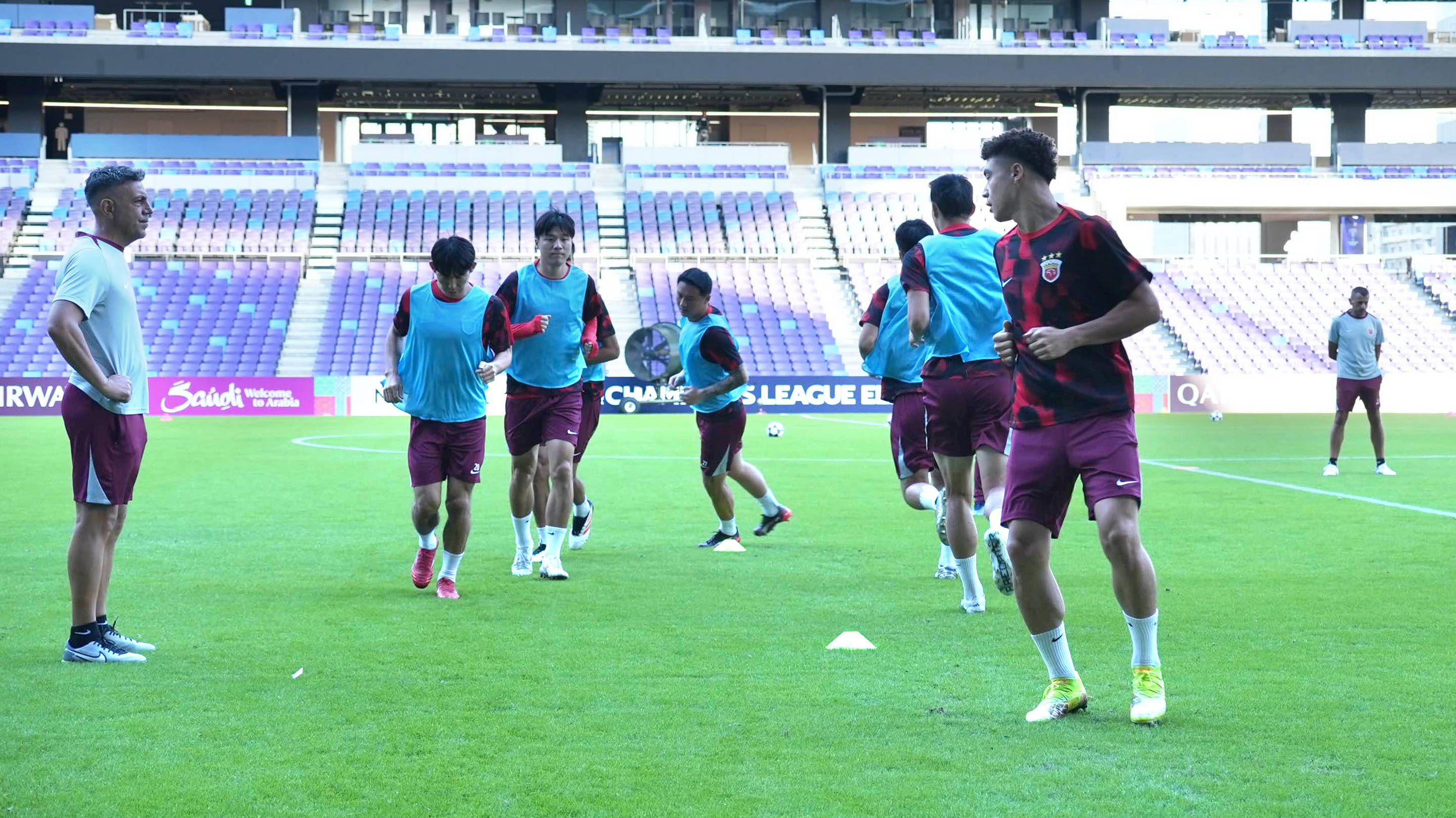 MK体育-包含今晚亚冠焦点战；塞维利亚刷新队史纪录；气氛紧张；阵容厚度经受考验的词条