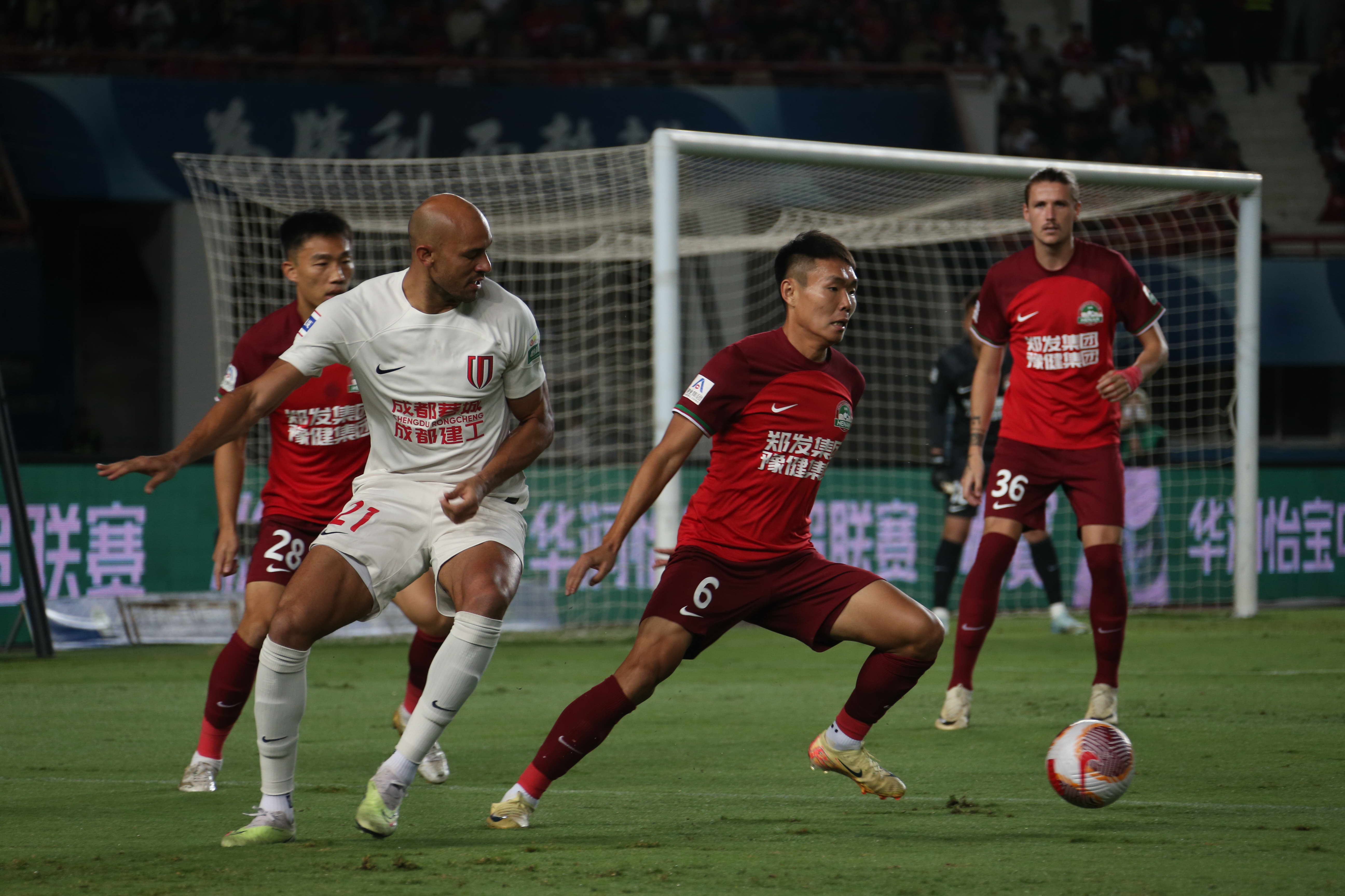 包含加时末段体能课后，北京首钢篮板制胜备战国王杯，信心回归，轮换策略成焦点的词条